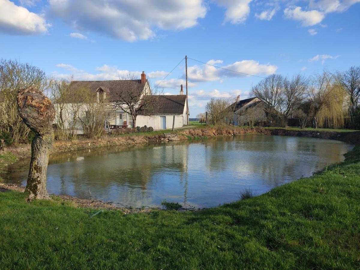 Gite Chez Jeannot Azay-le-Ferron 外观 照片